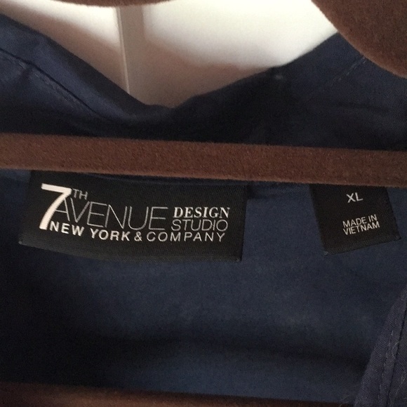 Classic Navy Blue Top by New York & Company - Picture 6 of 8